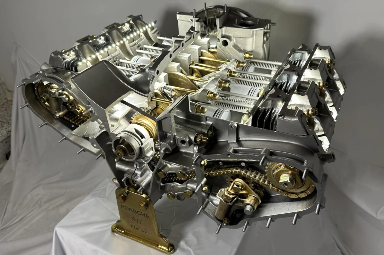 2024_kinetic-designed-porsche-911-engine_2.2-litre_img_3661-47126.webp